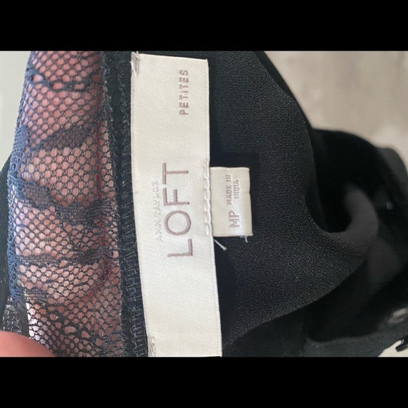 ANN TAYLOR LOFT Black Blouse, Black with lace detail collar, Medium Petite - Picture 5 of 7